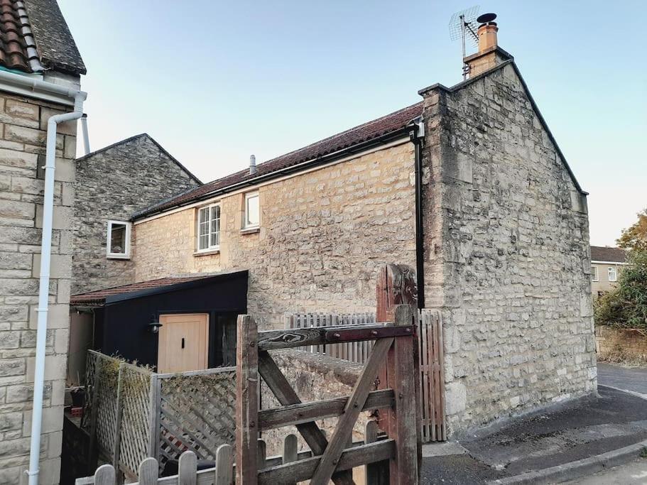 Converted Barn In バース エクステリア 写真